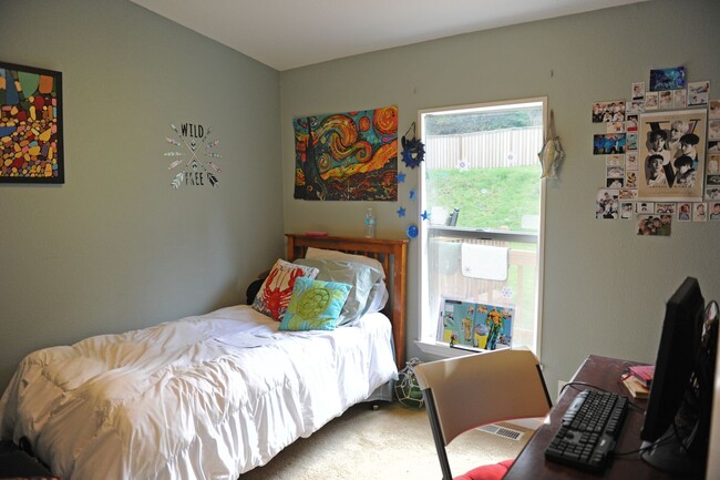 Building Photo - 3151 N Shadowbrook Ln