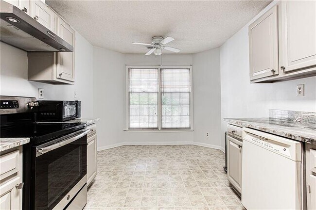 Building Photo - 605 Garden Ct