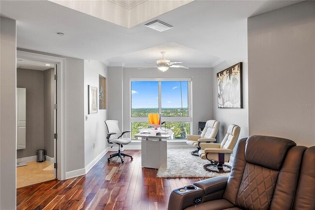 Building Photo - 400 Beach Dr NE