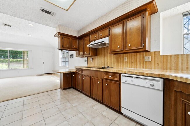Building Photo - 1834 Clover Spring Dr