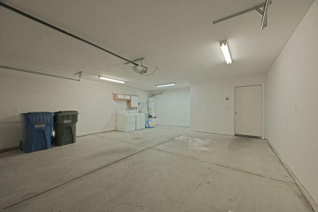 Building Photo - Beautiful Home on Green Belt in Palo Verde Meadows