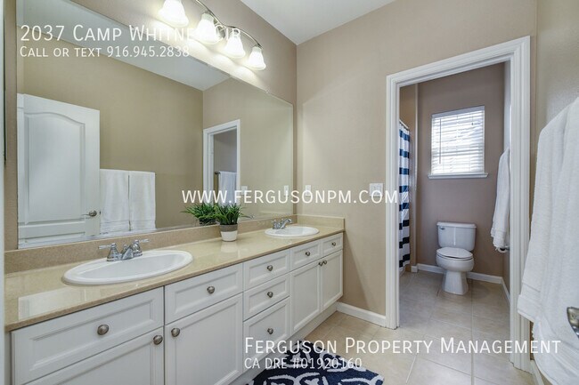 Building Photo - 2037 Camp Whitney Cir