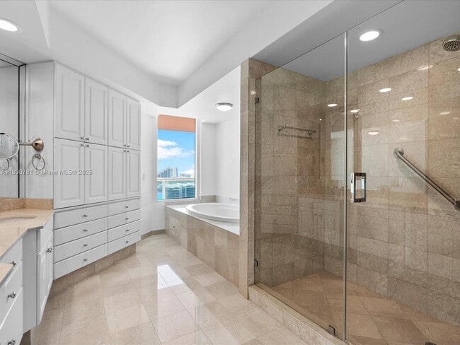 Building Photo - 3370 Hidden Bay Dr