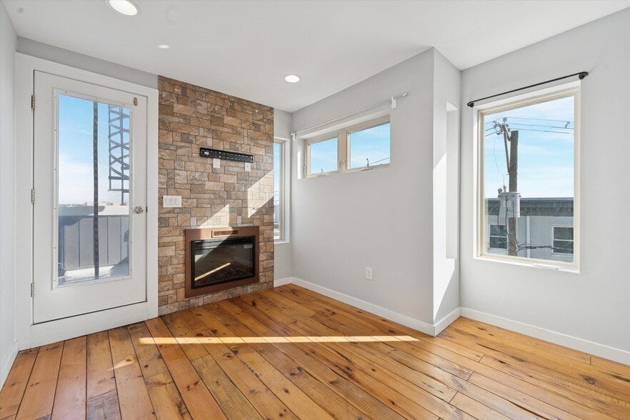 Building Photo - 2521 E Dauphin St