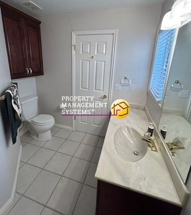 Building Photo - 3 Bedroom Condo Near Park City