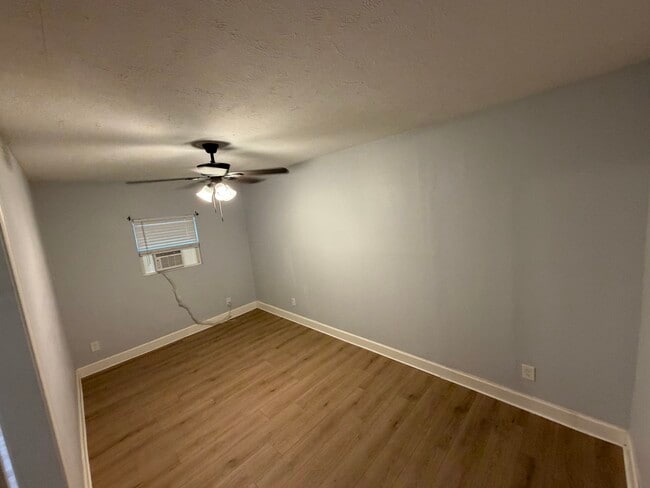 Building Photo - 14238 Juliedale Dr