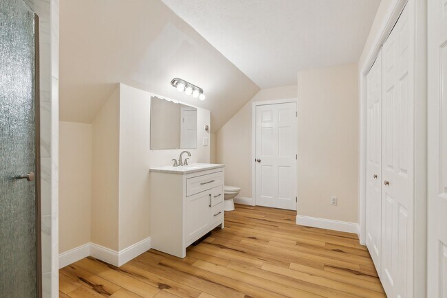 Building Photo - 51 Sedgewood Dr