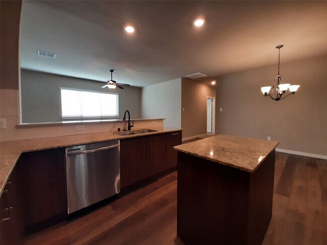 Building Photo - 9741 Grosbeak Ln