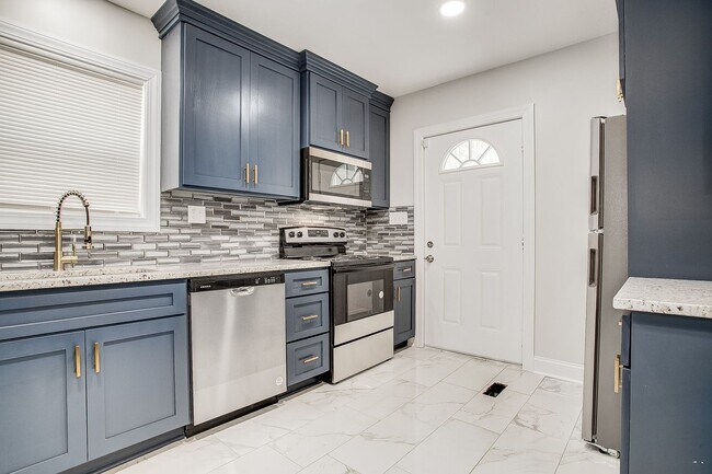 Building Photo - 5229 Brookwood Ave