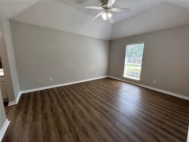 Building Photo - 6626 Woodside Ct E