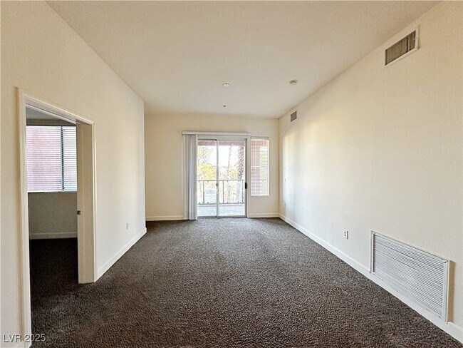 Building Photo - 71 E Agate Ave