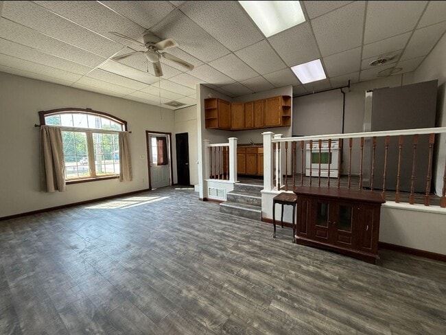 Building Photo - Blue Mound 1 bed, 1 bath