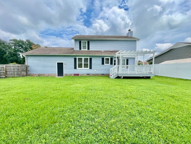 Building Photo - 3 Bed, 2 Bath Nest in Hope Mills