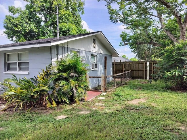 Building Photo - 3635 State Rd 60