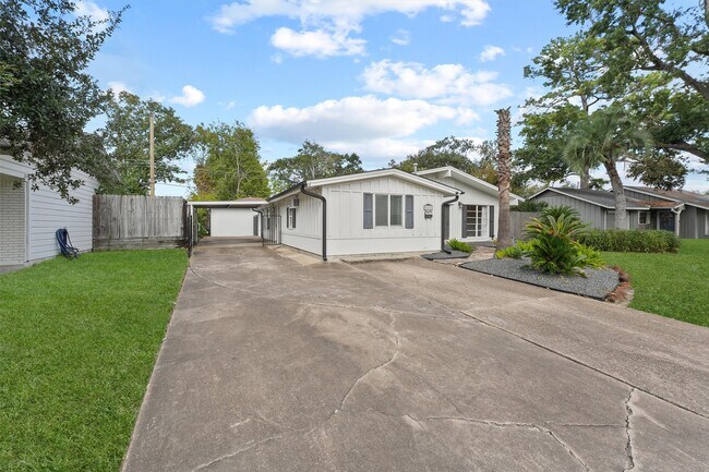 Building Photo - 4414 Gardendale Dr