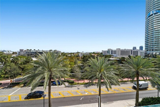 Building Photo - 650 West Ave