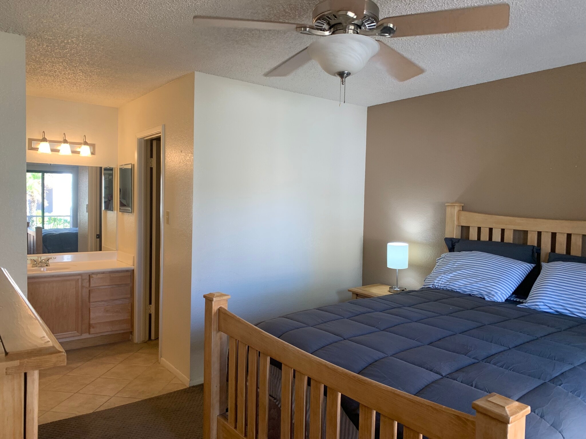 Furnished, ground floor, 2-bedroom condo with assigned covered parking.Pool,Spa,Tennis, Gym. - 5757 W Eugie Ave