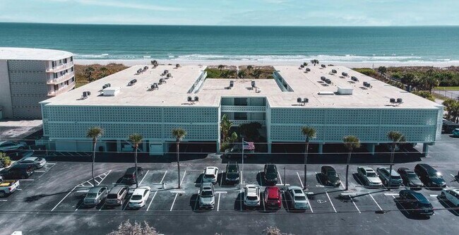 Building Photo - 4800 Ocean Beach Blvd