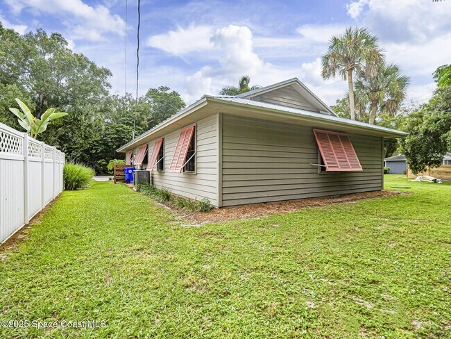 Building Photo - 2103 31st Ave