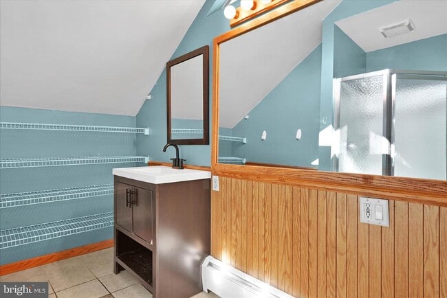 Building Photo - 430 E Main St