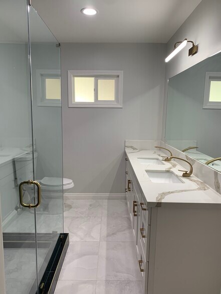 Building Photo - 18919 Liggett St