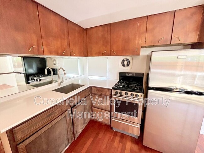 Building Photo - 134 Fondulac St