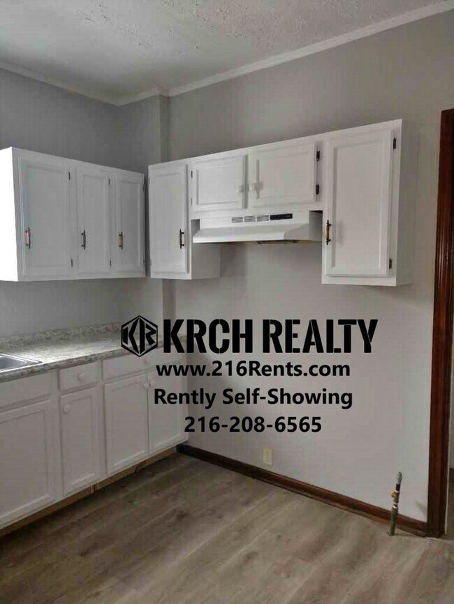 Building Photo - Available Now! Remodeled 3 Bed 1 bath home!
