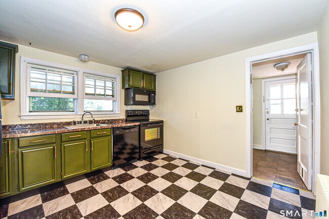 Building Photo - 146 Warsaw St