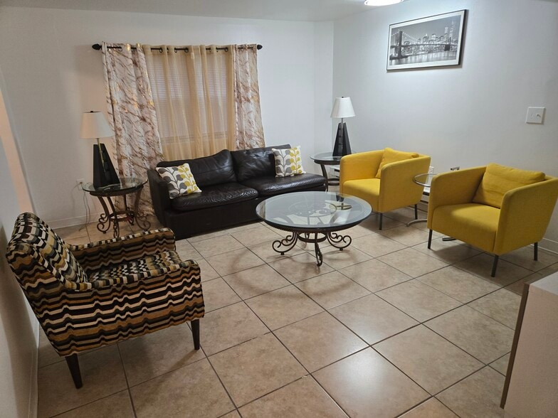 Livingroom - 26 Cambridge St