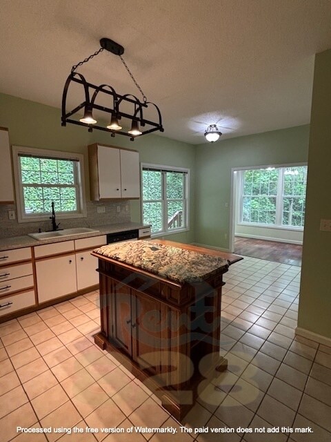 Building Photo - 2 Spicewood Ct