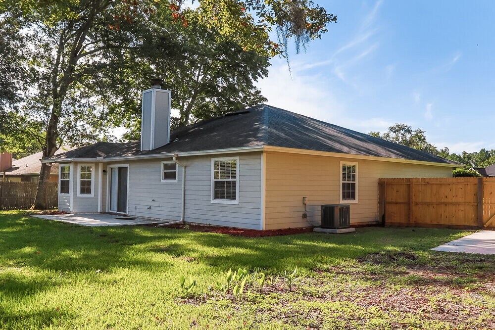 Building Photo - 449 Baybrook Dr