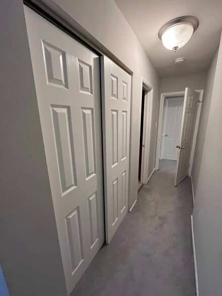 Building Photo - 3304 Woodburn Village Dr
