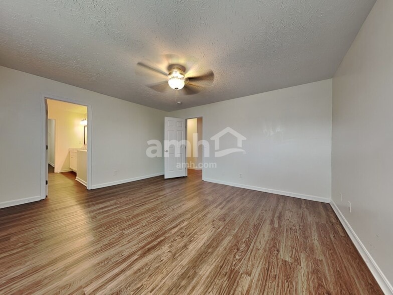 Building Photo - 781 Ackerly Dr