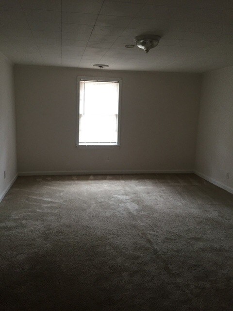 Building Photo - Hidden Enclave of Ranch Style Homes