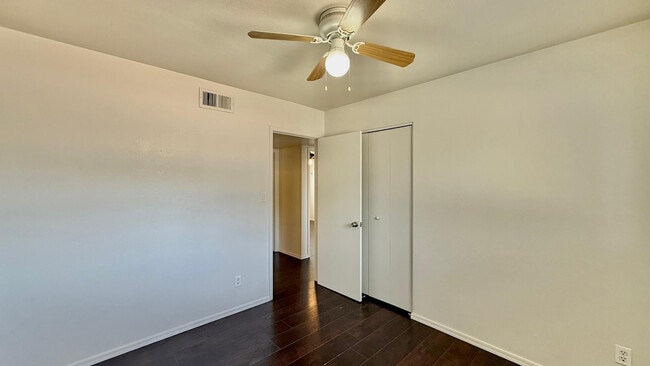 Building Photo - 12602 N 21st Ave