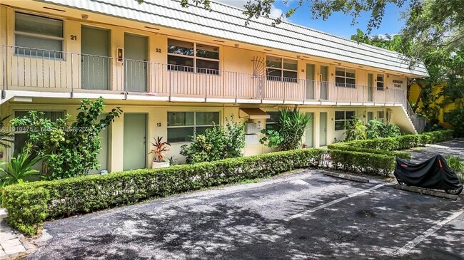 Building Photo - 651 NE 60th St