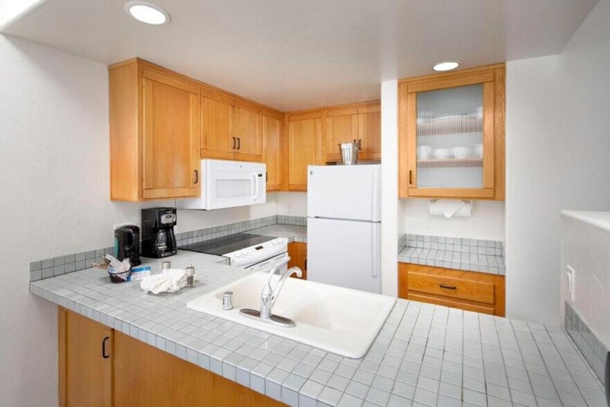 Building Photo - 1400 Ocean Ave