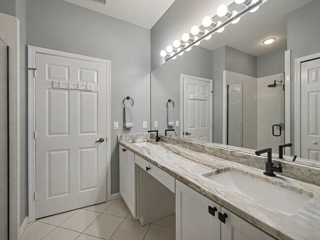 Building Photo - 8111 Carnoustie Pl