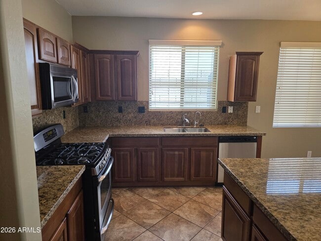 Building Photo - 3735 Desert Creek Ln