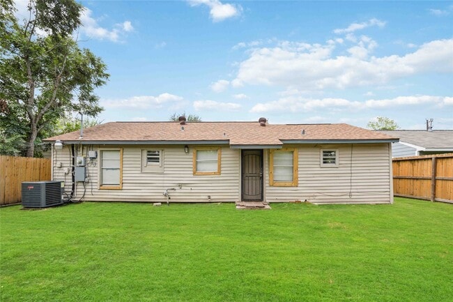 Building Photo - 7733 St Lo Rd