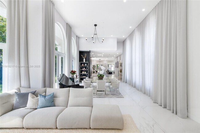 Building Photo - 8941 SW 65th Ct