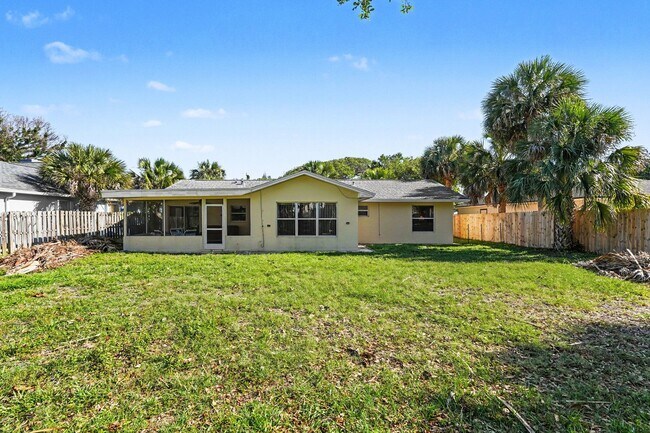 Building Photo - 108 Delvalle St