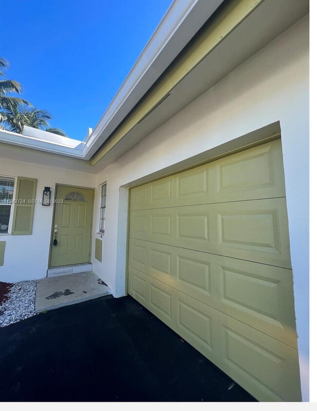 Building Photo - 19420 Carolina Cir