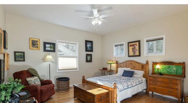 Building Photo - 477 Probart St