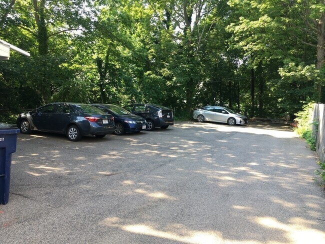 Building Photo - 1078 South St