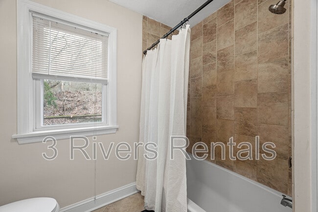 Building Photo - 600 Camp Meeting Rd