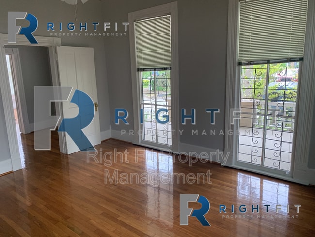 Building Photo - 2012 6th Ave