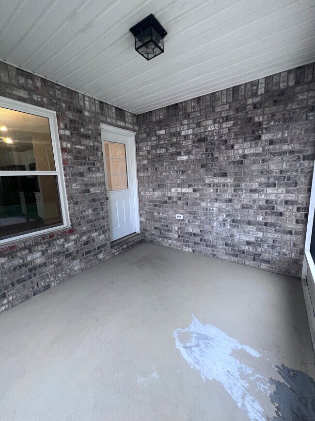 Building Photo - 384 Pristine Water Ln