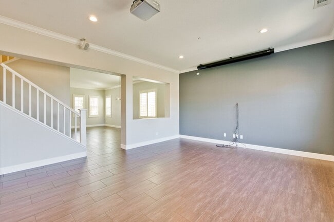 Building Photo - Gorgeous and Very Spacious Home - 3BR 2.5 BA in  San Jose - This is a MUST SEE!!!