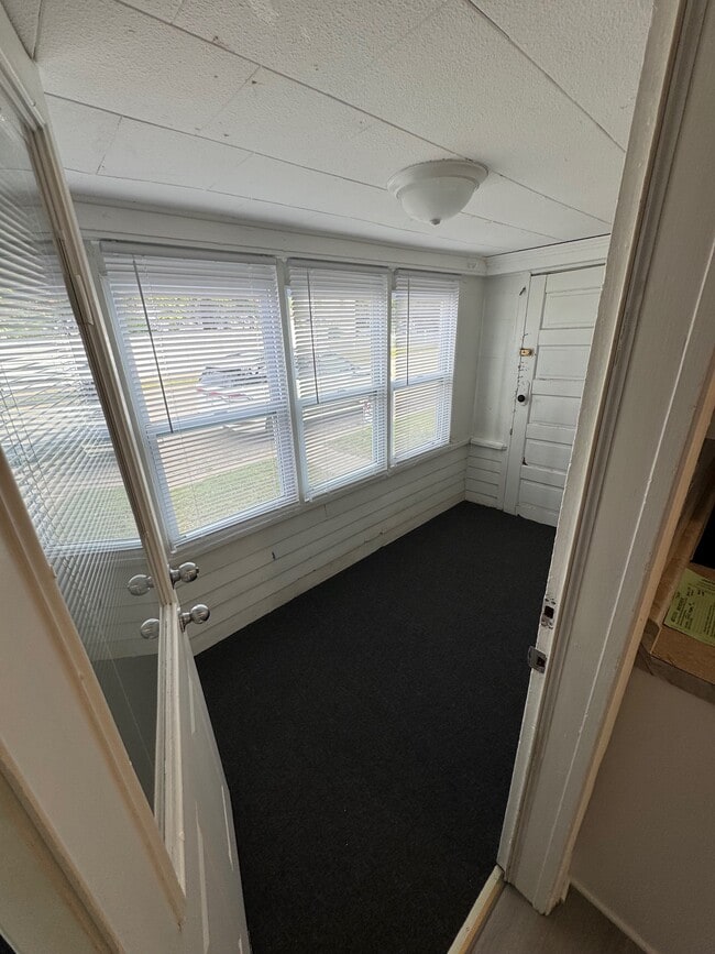 Building Photo - 1220 Moore St